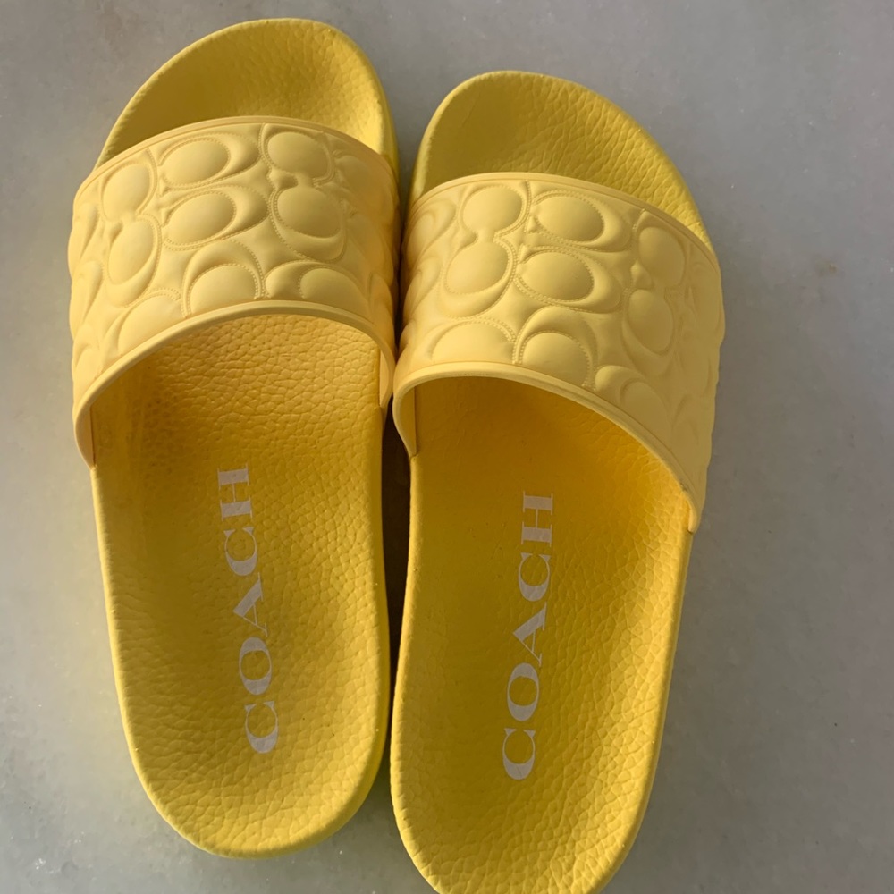 Coach flip flop slides